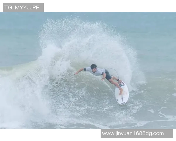 中国首位冲浪世界巡回赛选手晋级年度总决赛